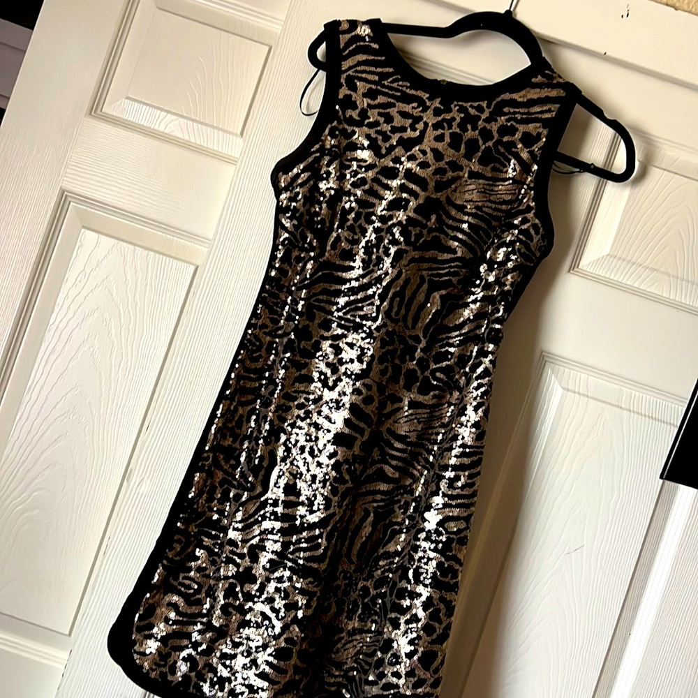 Vince camuto size 4